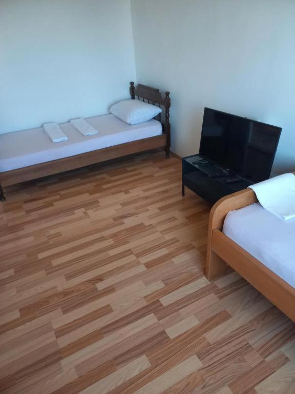 Albergue Traveler'S Rest - Near Podgorica Airport Mitrovici  Exterior foto