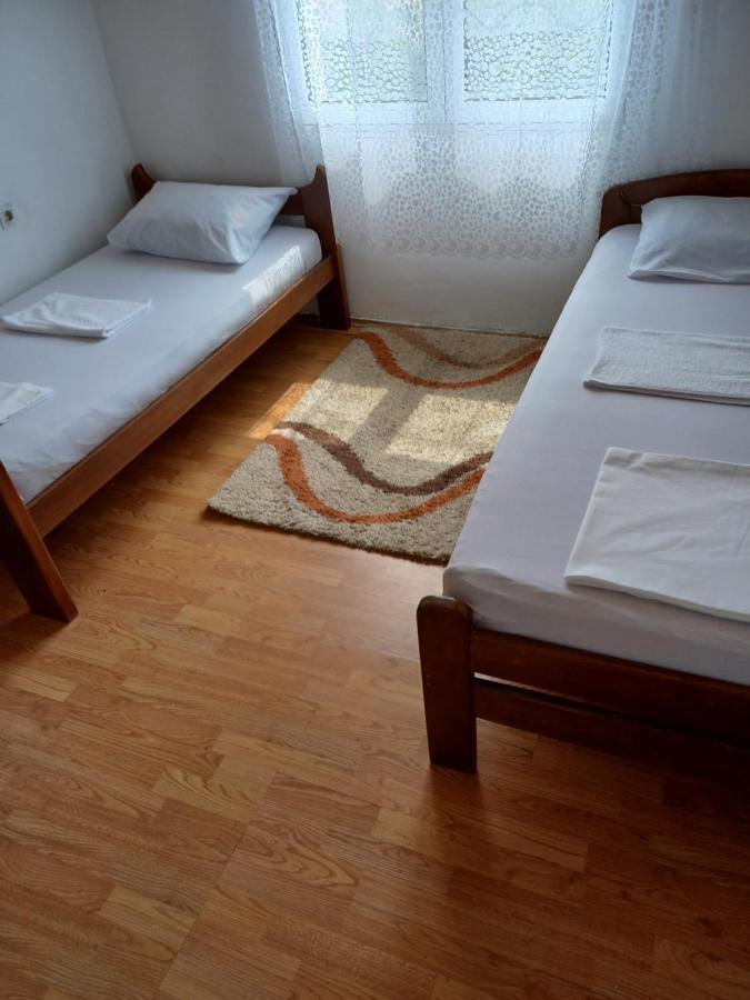 Albergue Traveler'S Rest - Near Podgorica Airport Mitrovici  Exterior foto