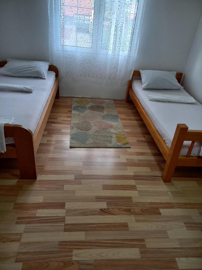 Albergue Traveler'S Rest - Near Podgorica Airport Mitrovici  Exterior foto